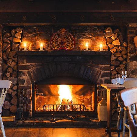 The Tytherleigh Arms Аксминстер Экстерьер фото