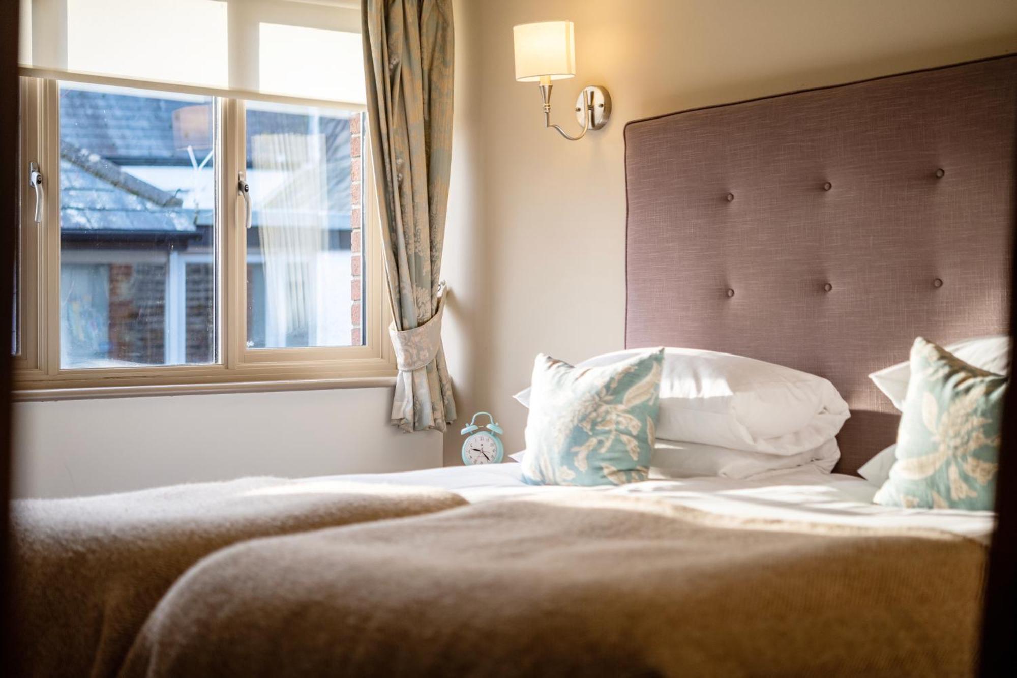 The Tytherleigh Arms Аксминстер Экстерьер фото