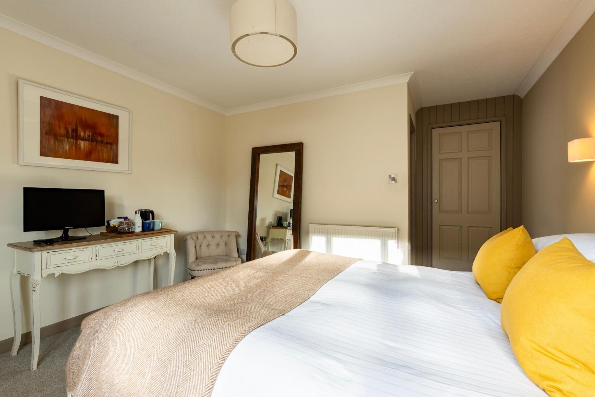 The Tytherleigh Arms Аксминстер Экстерьер фото