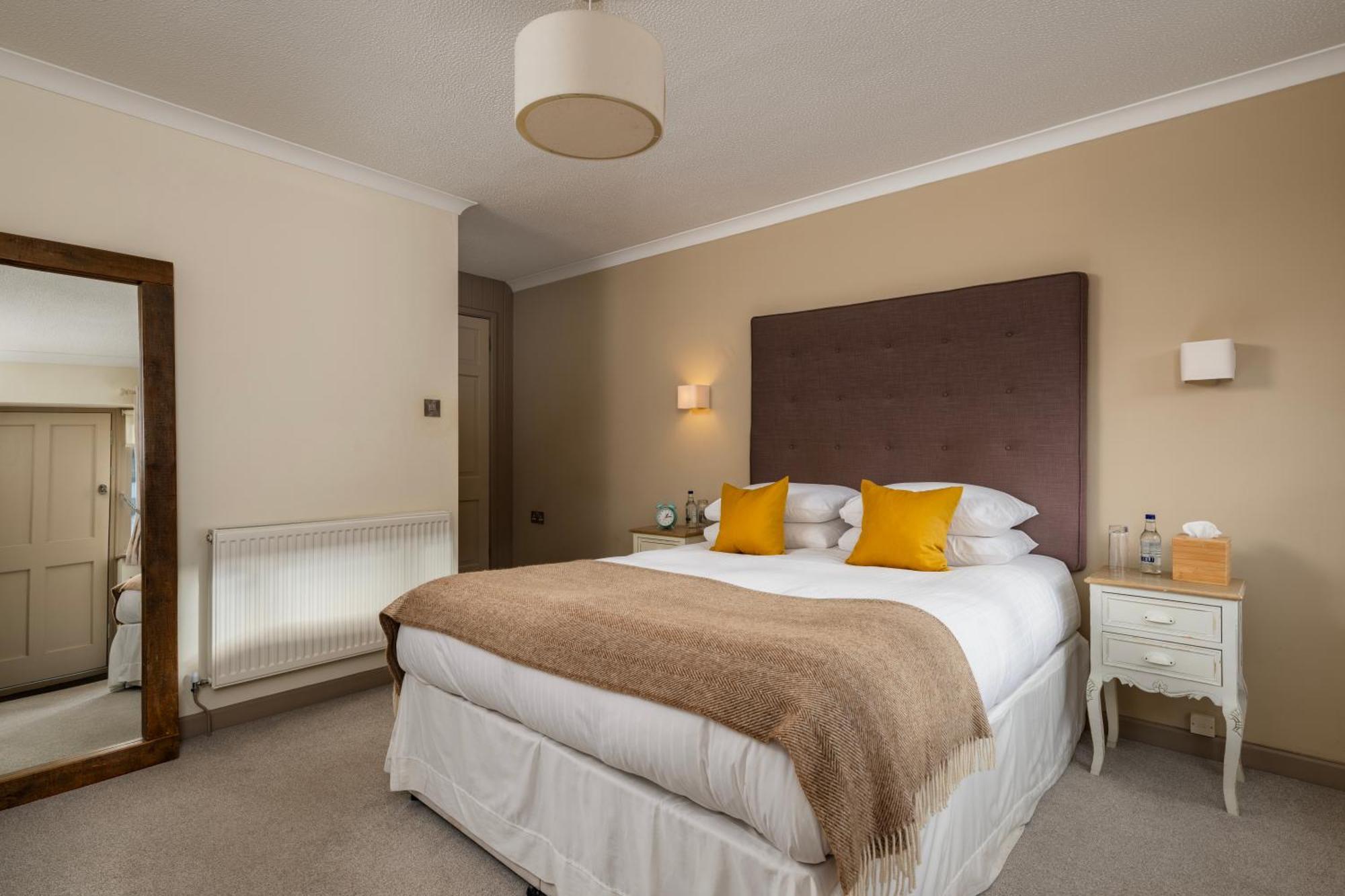 The Tytherleigh Arms Аксминстер Экстерьер фото
