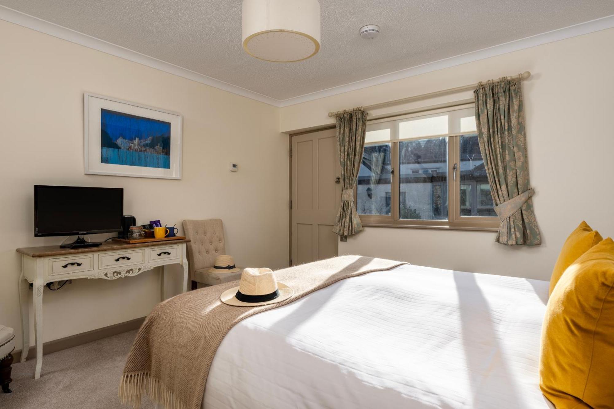 The Tytherleigh Arms Аксминстер Экстерьер фото