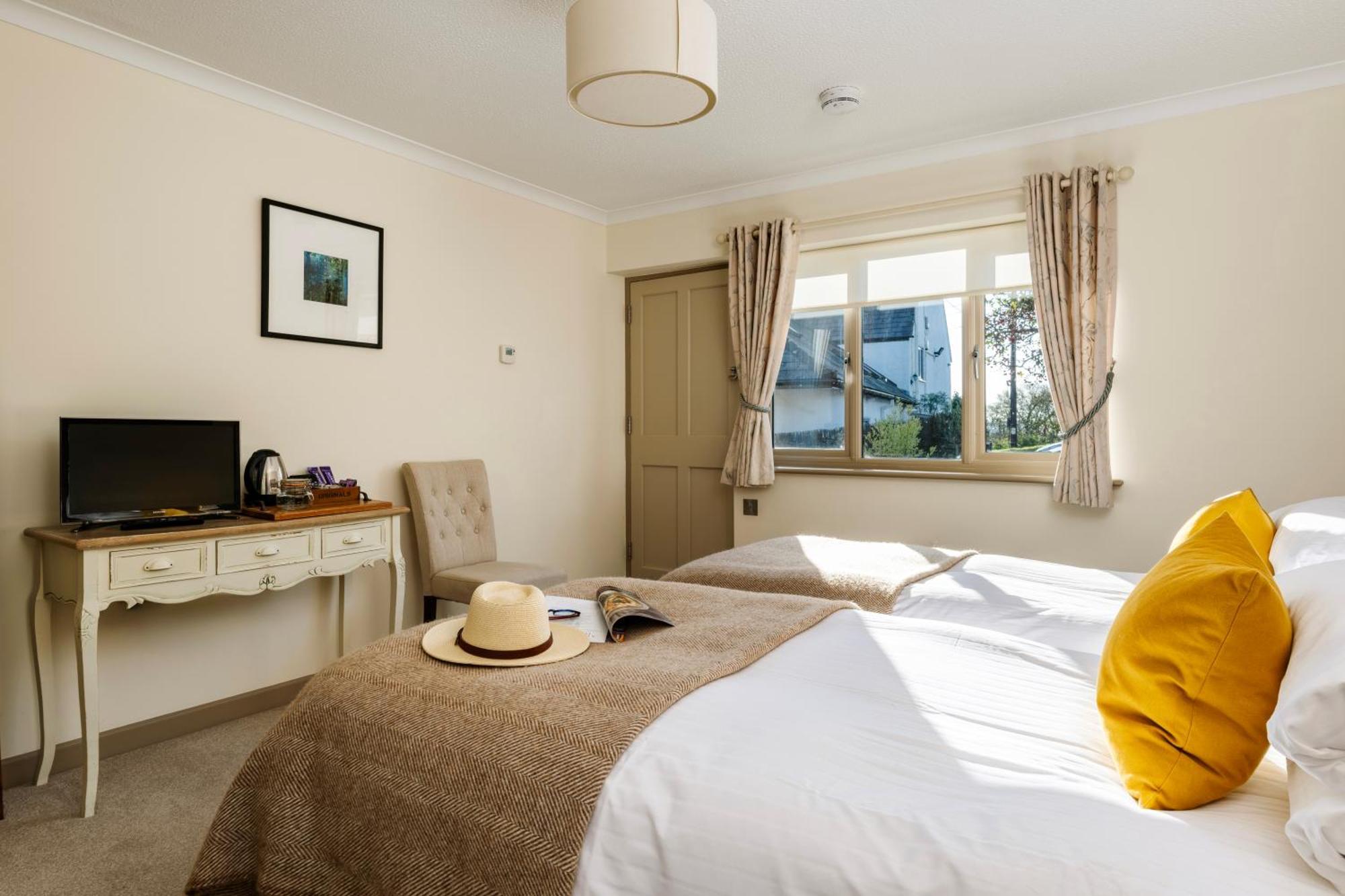 The Tytherleigh Arms Аксминстер Экстерьер фото