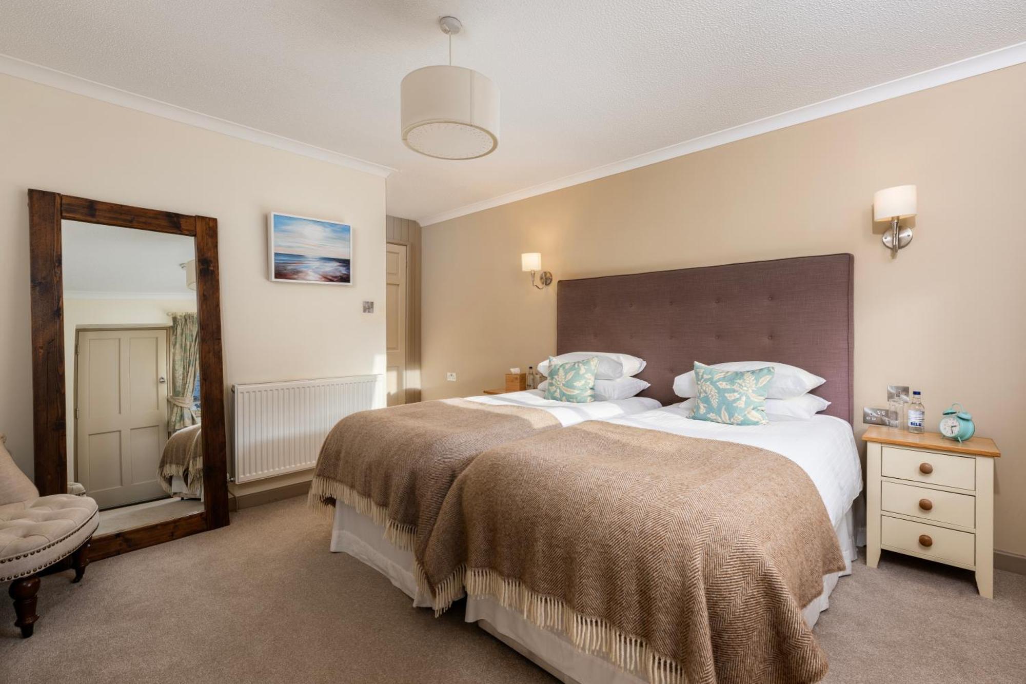 The Tytherleigh Arms Аксминстер Экстерьер фото
