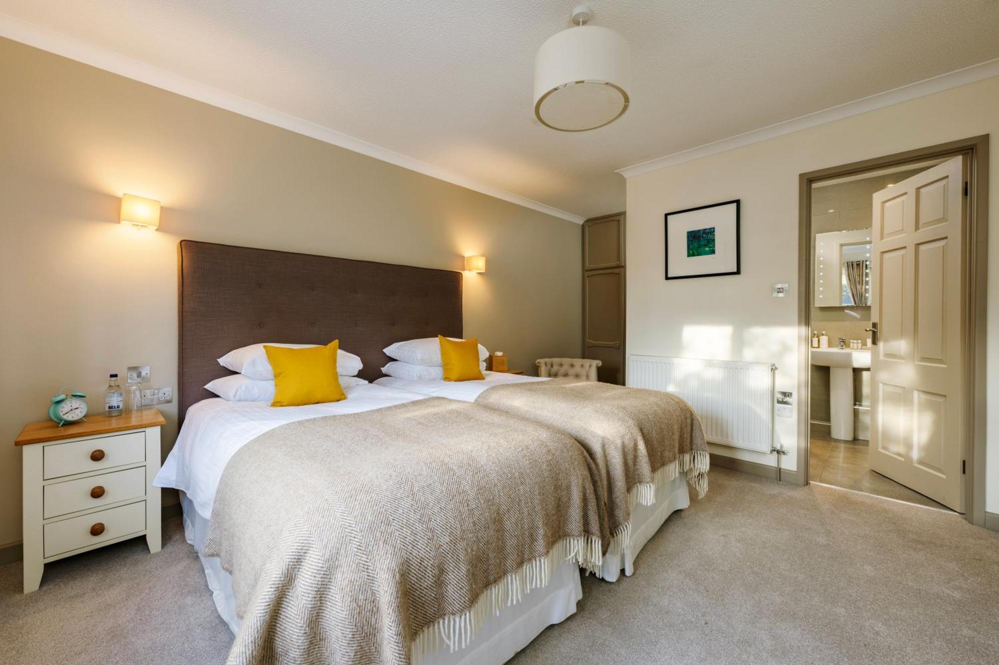 The Tytherleigh Arms Аксминстер Экстерьер фото