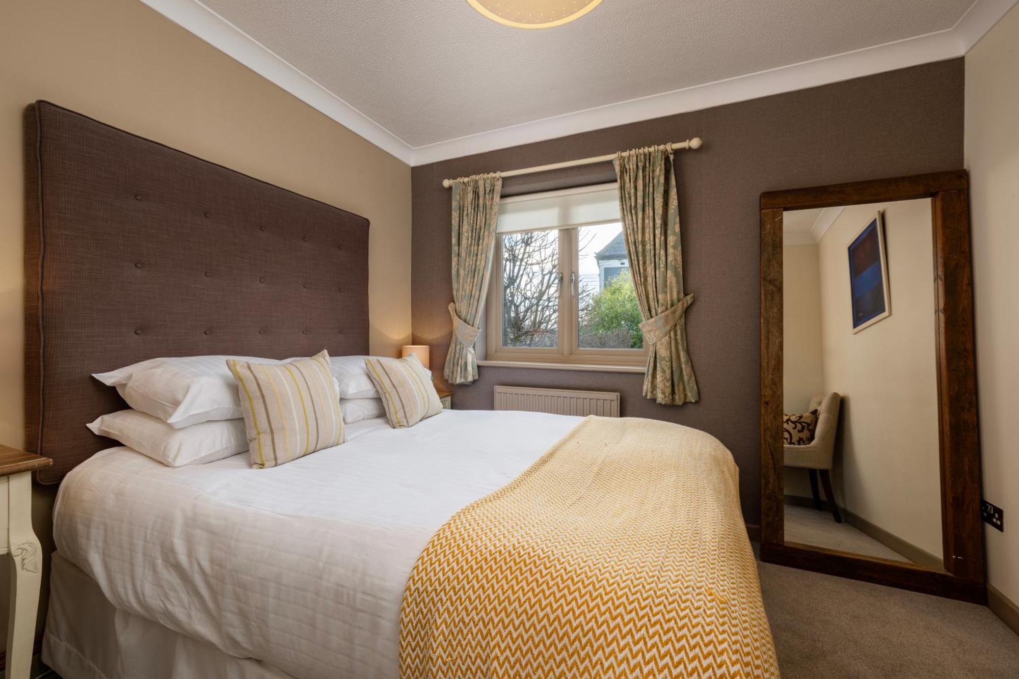 The Tytherleigh Arms Аксминстер Экстерьер фото